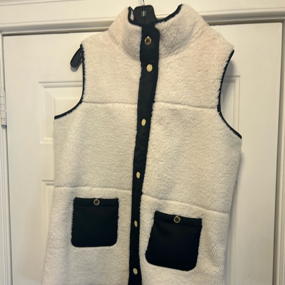 Lilly Pulitzer Jackets & Blazers - NWOT LILLY PULITZER coat vest.
